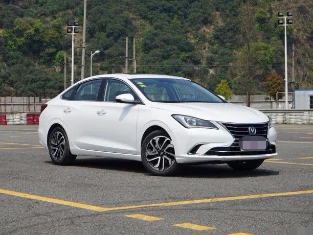 长安逸动到底怎么样?车主:跑了5000公里,油耗4毛2