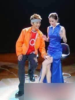 娱乐圈8位男星咸猪手照片 真没看出来何炅 王力宏 古天乐都在其中