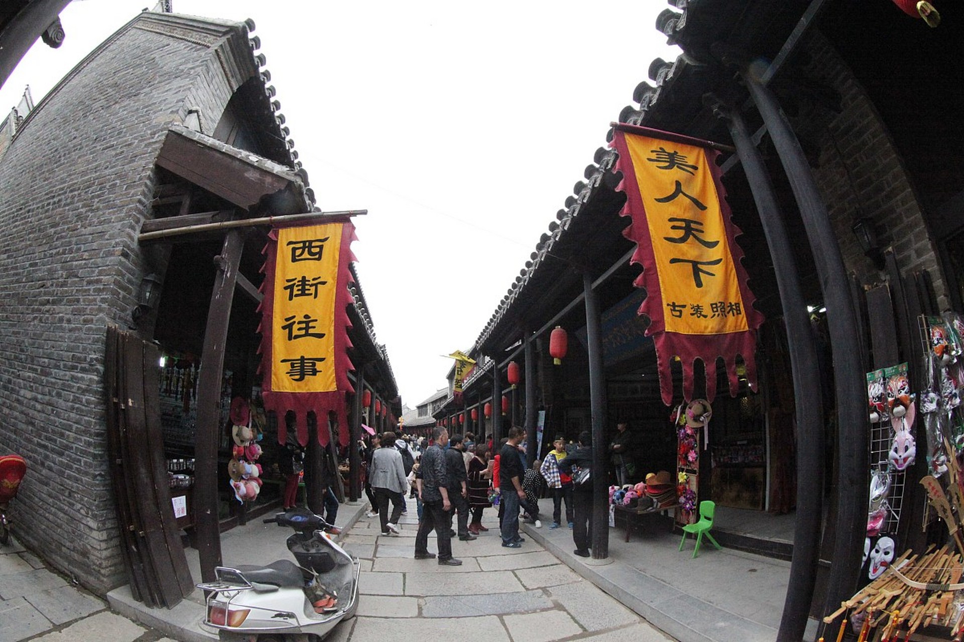 中国四大古镇之一朱仙镇位于中国河南省开封市,是中国著名的历史文化