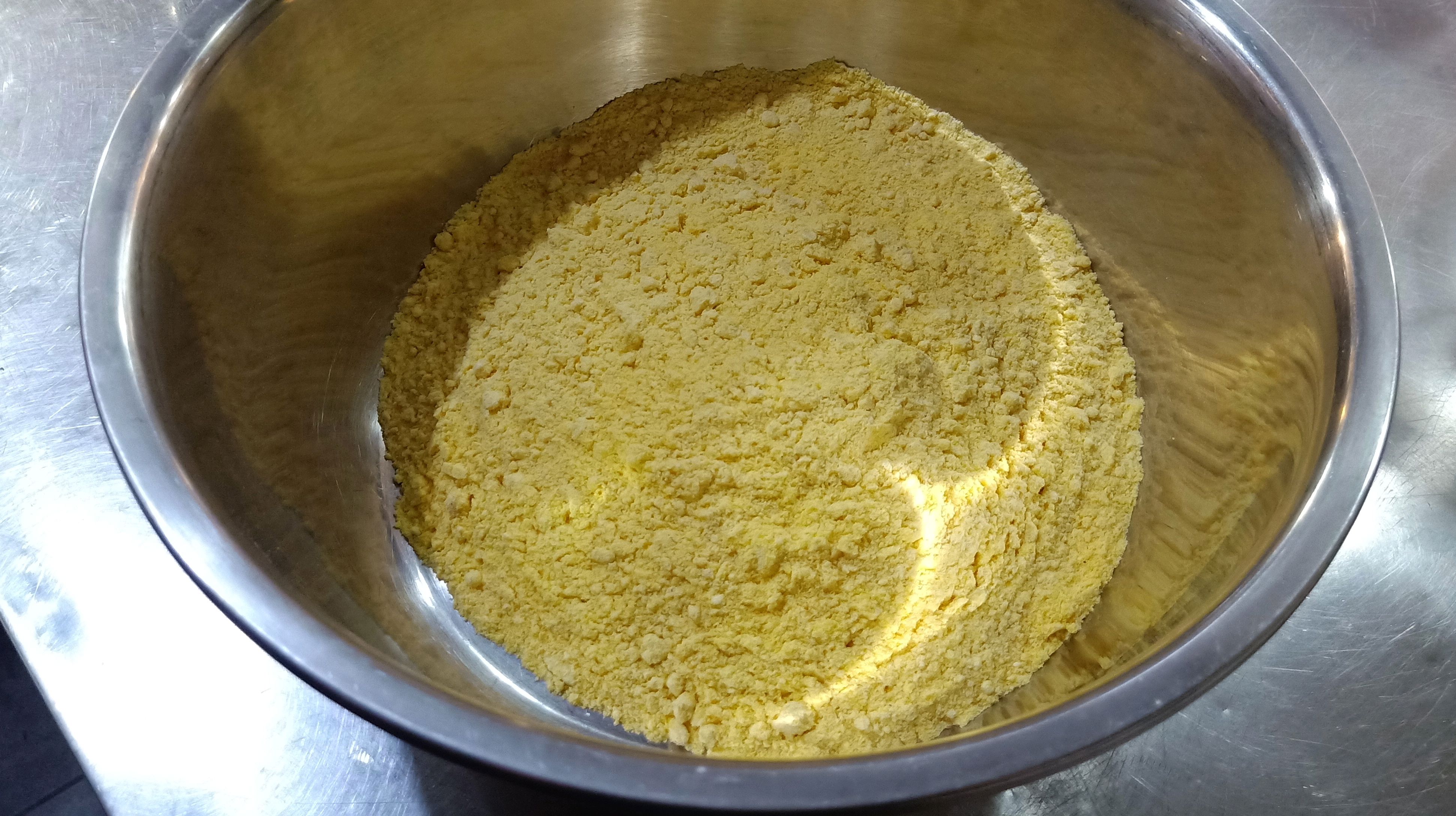 山菜馅的蒸饺,做了玉米混合面,这样老人孩子都喜欢吃!