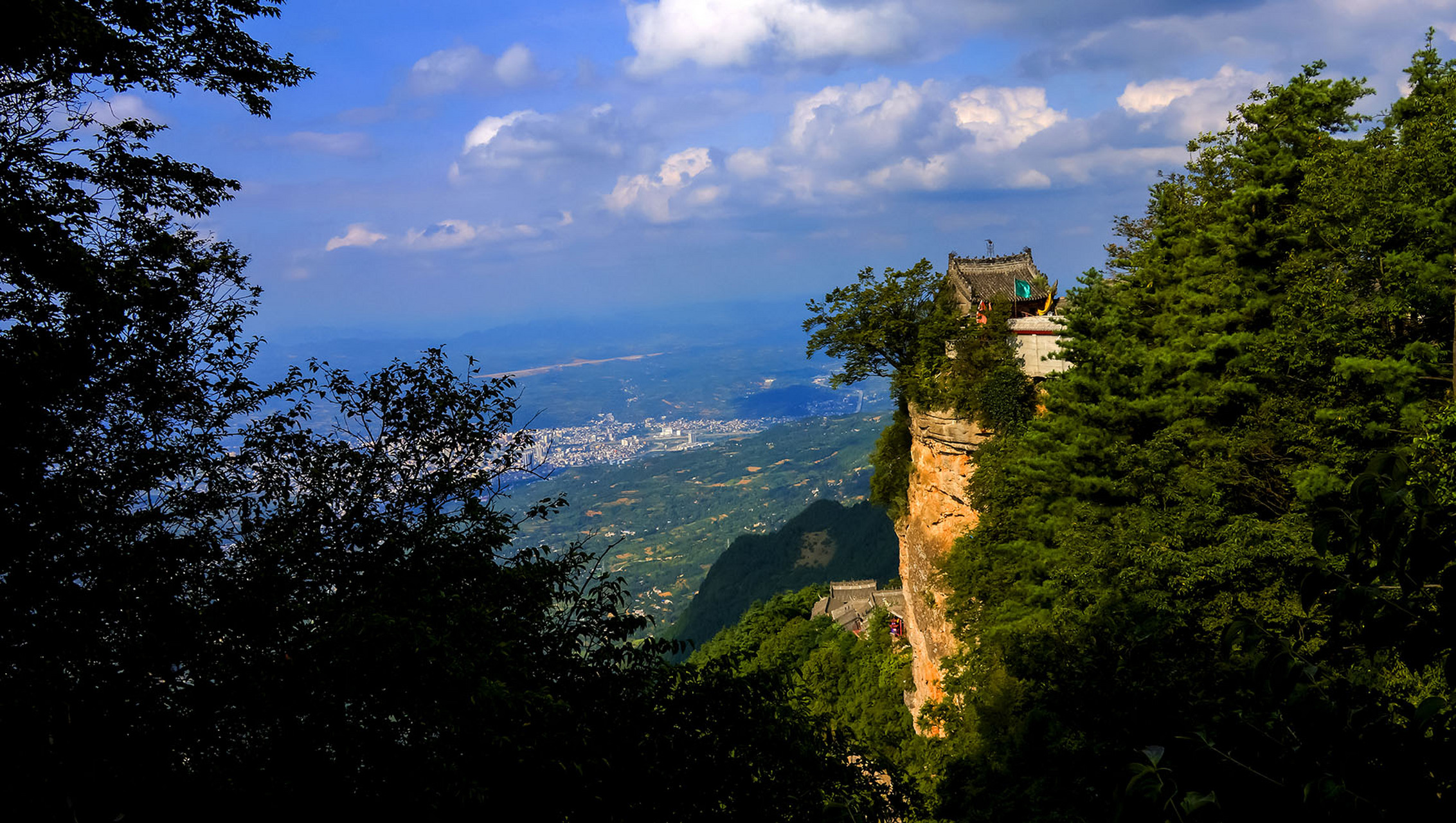 嗨一起去陇南#【鸡峰山】鸡峰山国家森林公园,位于成县西南5公里Ζ.