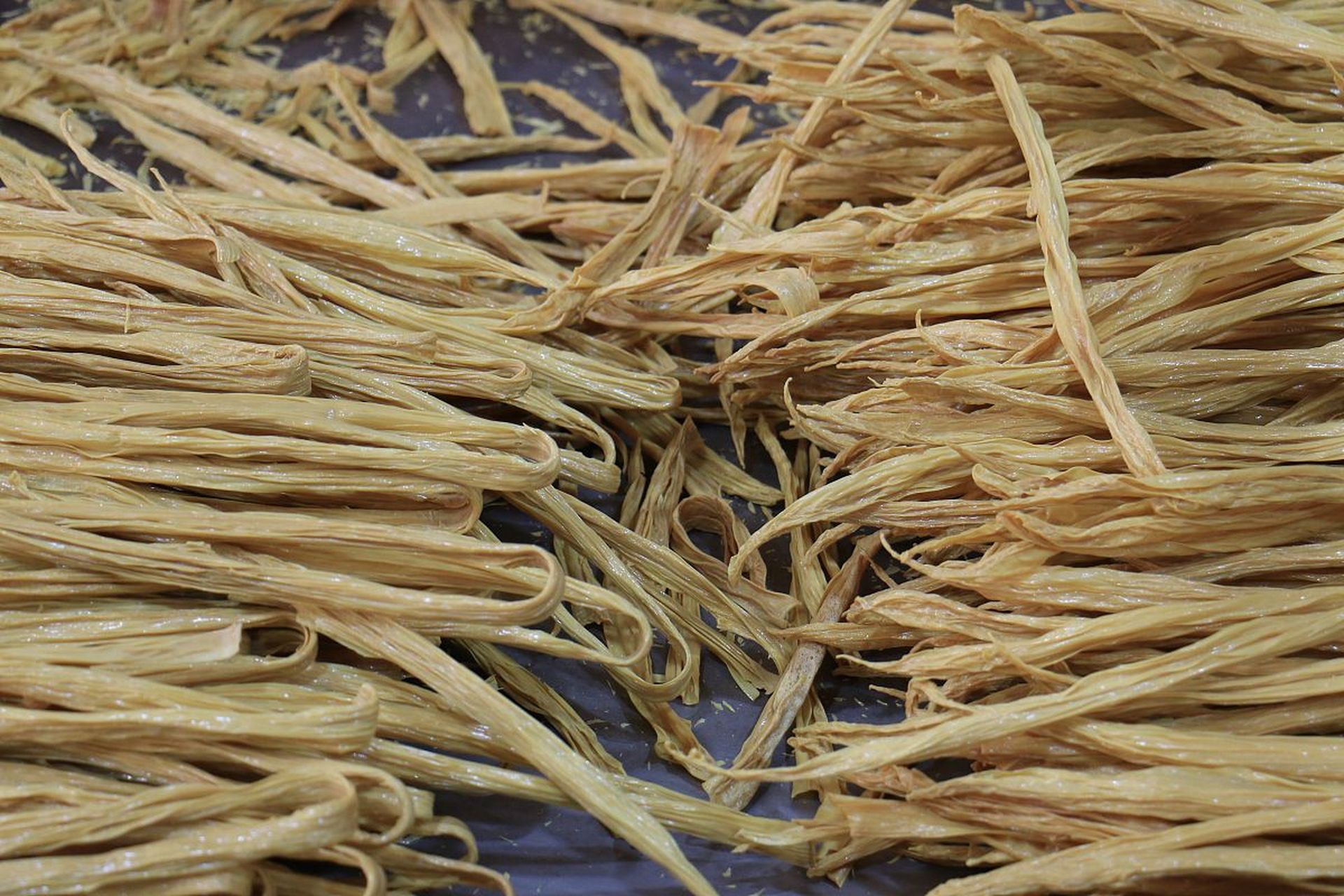 腐竹,又白又嫩,口感极佳,是很多人的喜爱.