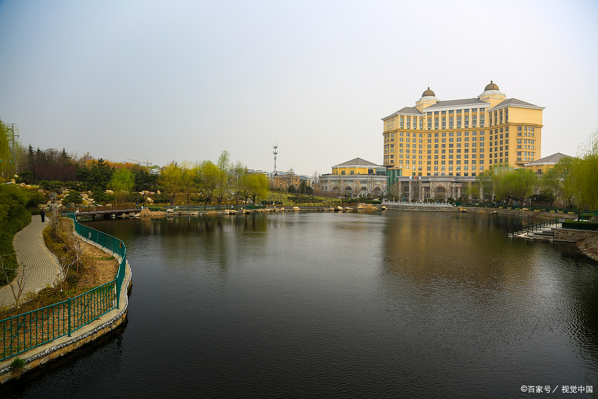 夏天快到了,要多吃的10种汤: 一:瘦肉苦瓜汤. 二:冬瓜汤. 三:菜干汤