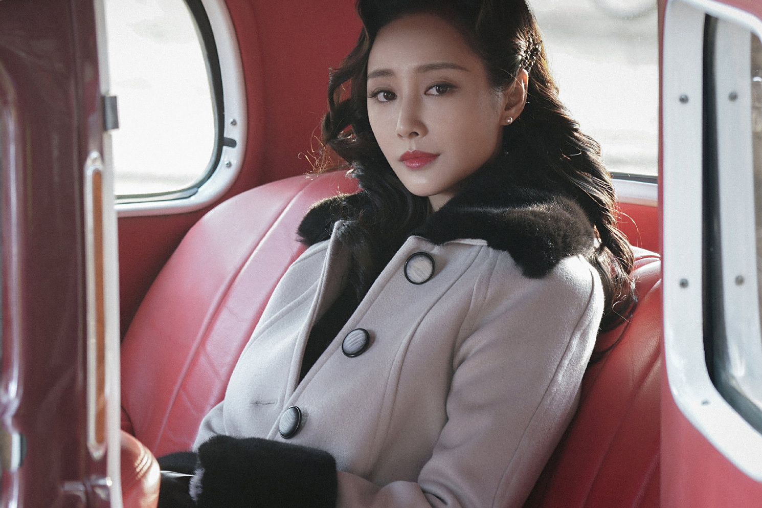 《新世界》中很多演员都和徐兵合作过,李纯万茜能参演却另有原因