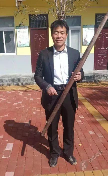 郑州经开区教育工作者热议张玉滚:将爱的接力棒传承下去