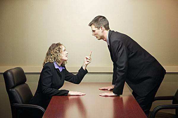 当领导与你发生争吵,领导当面停你工作,并让你爱找谁找谁,还说不要你