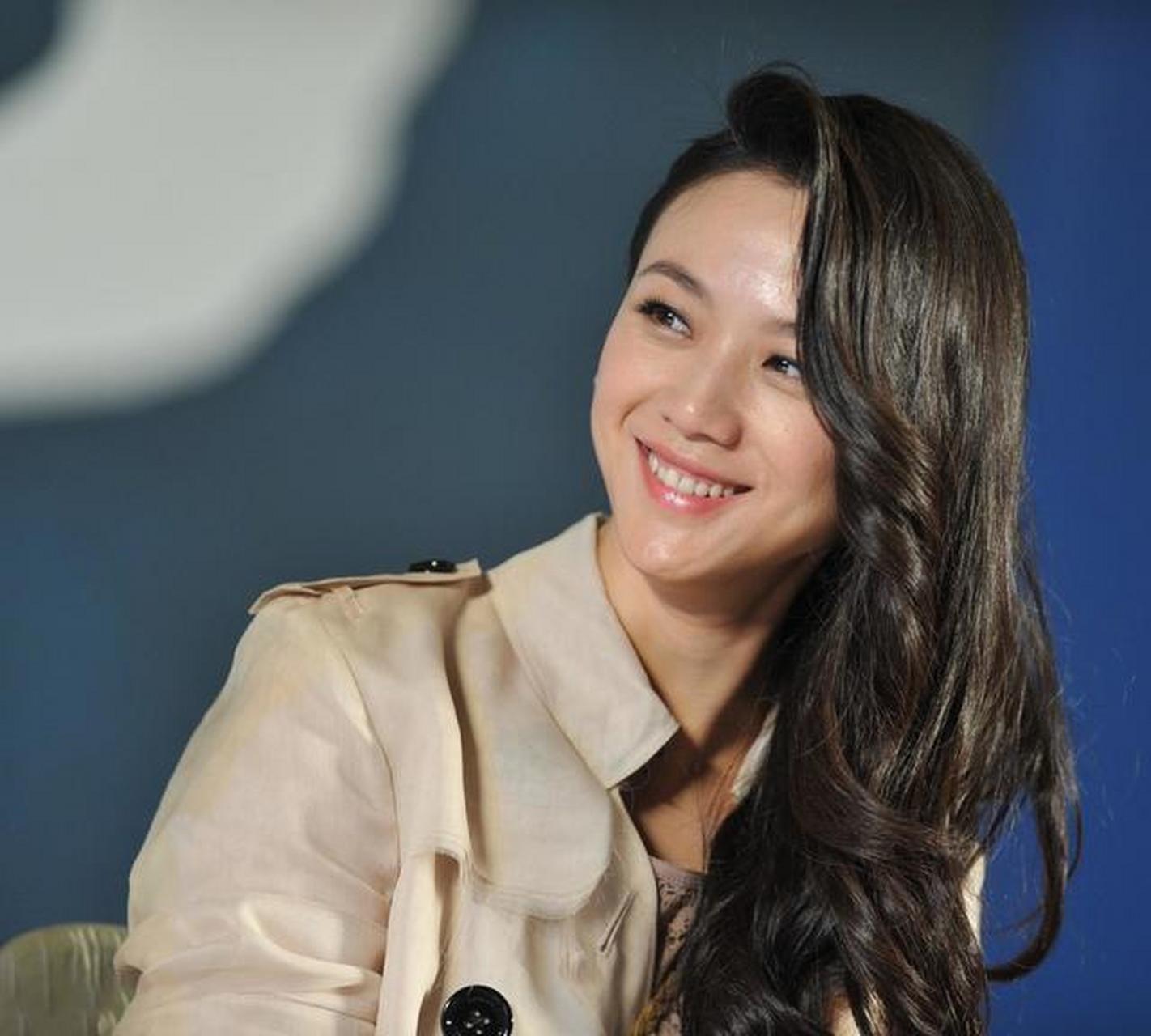 世界微笑日#【来自女神汤唯的微笑,简直太美了】汤唯的笑容,大气优雅