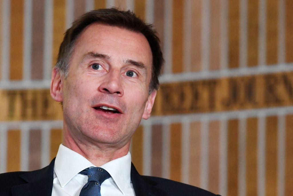 川普再开骂:英国大使是个"蠢货"!约翰逊将少一对手?