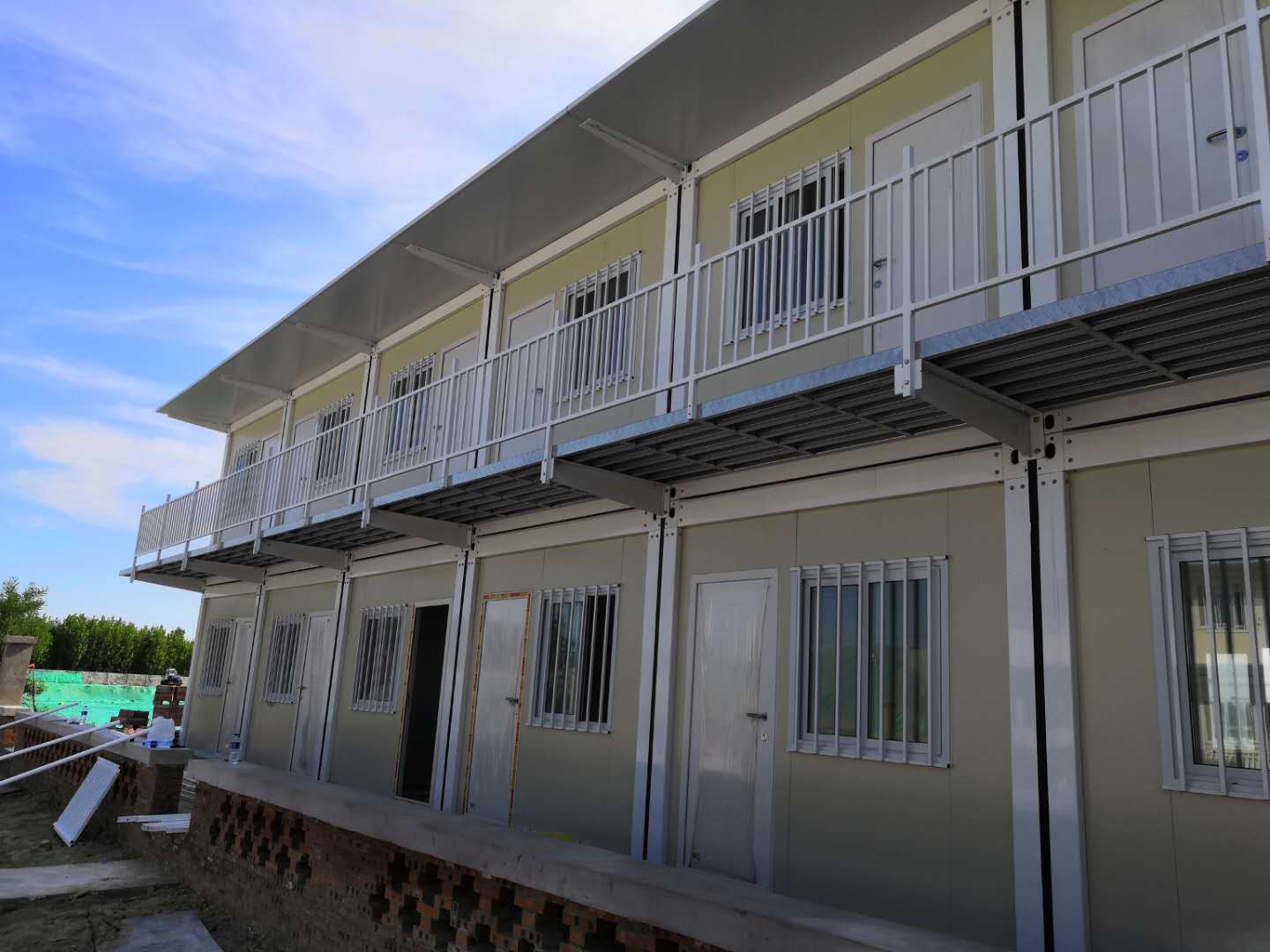 工地集装箱式活动房侧面