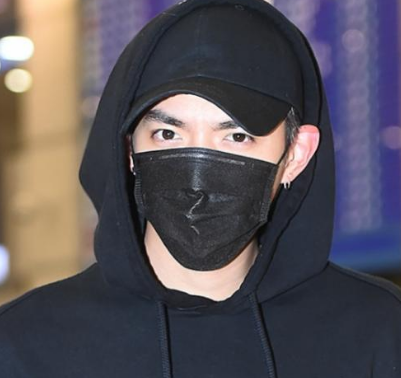 五位男明星戴上帽子和口罩,你能认出他是谁吗?