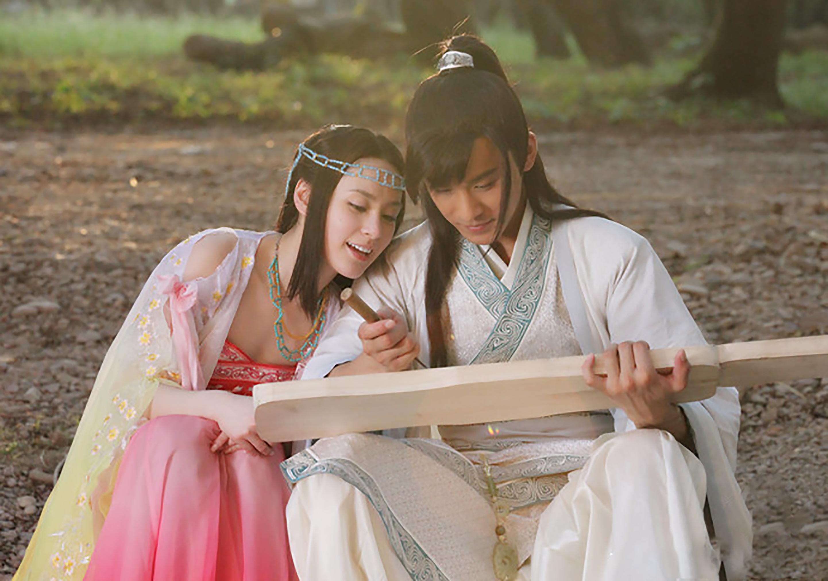 他俩同演《雪花女神龙》,一个是影视剧宠儿,一个成