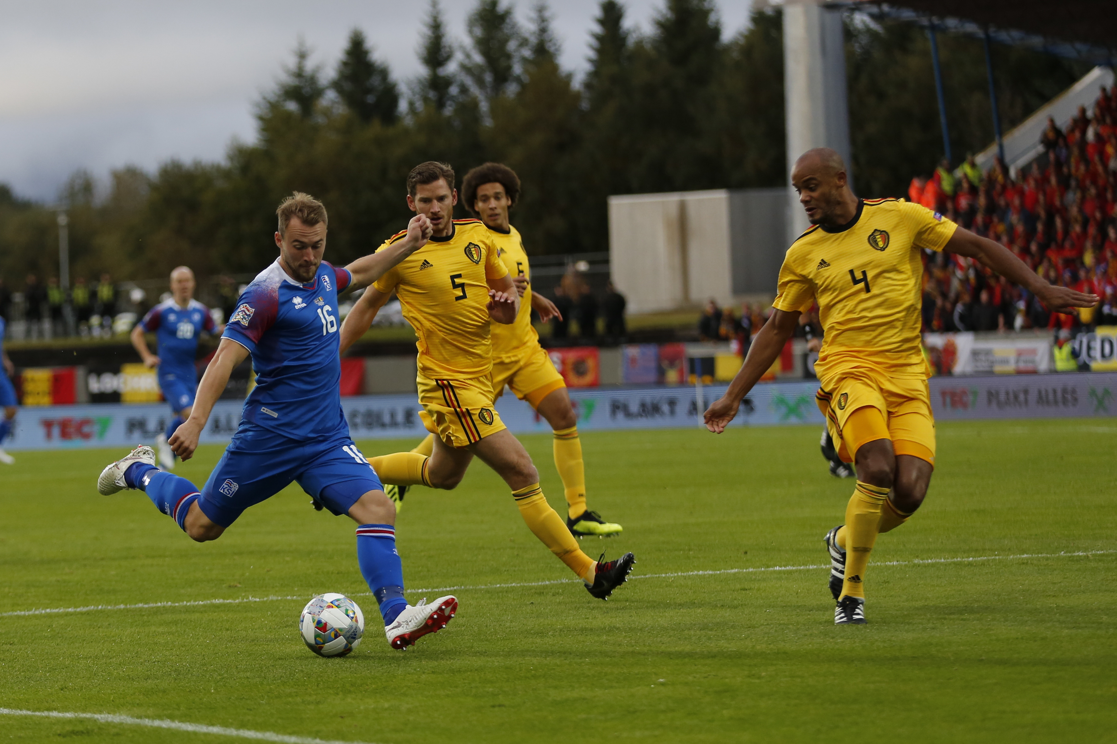 足球——欧洲国家联赛:比利时胜冰岛(5)