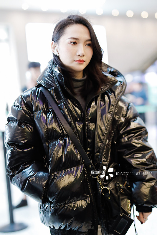 2018年12月24日,上海,snh48陆婷现身机场.