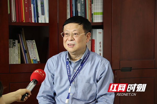 周智广:信息化建设优先 让老百姓在家门口看好病