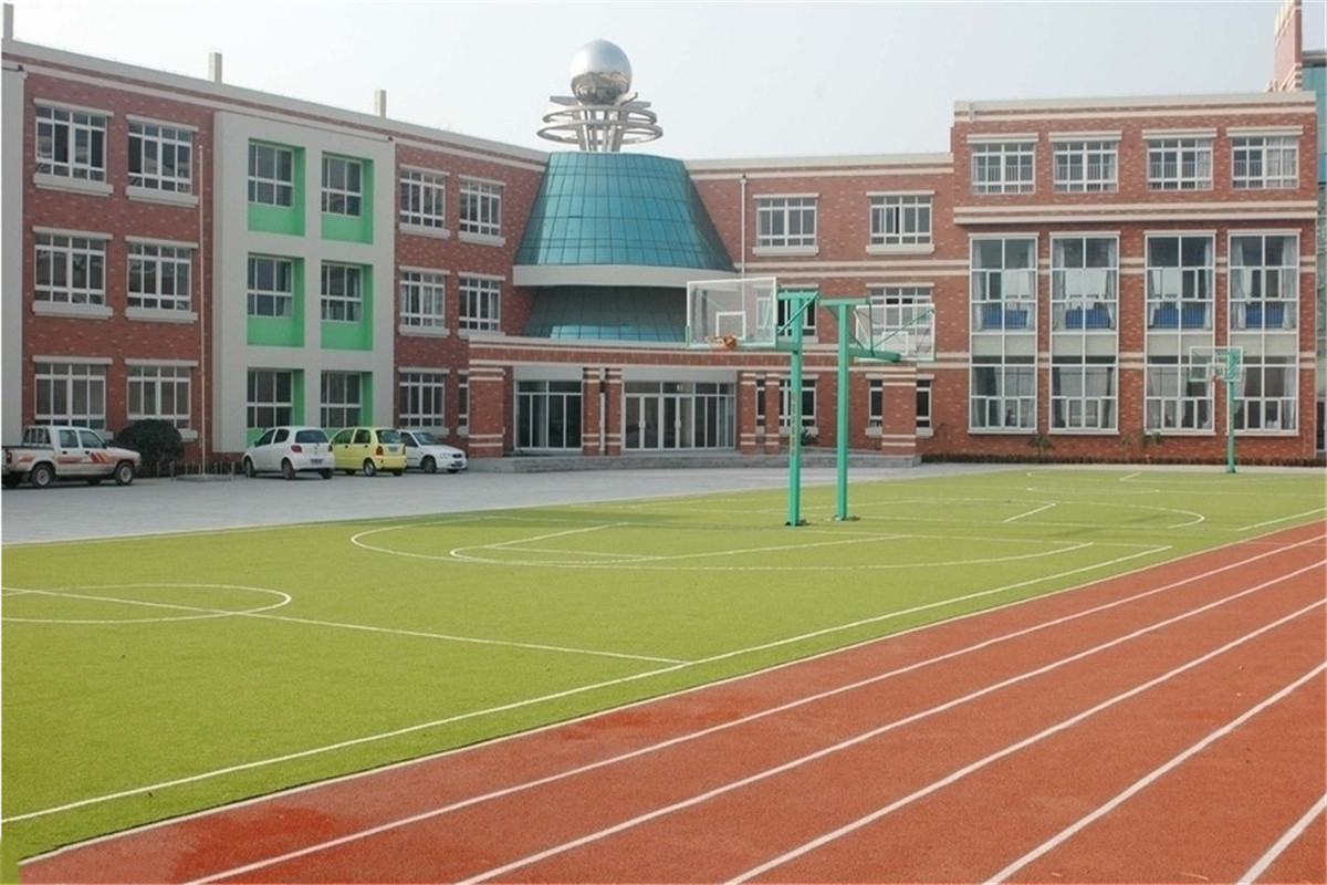 教学方式需创新,对教育事业充满热心