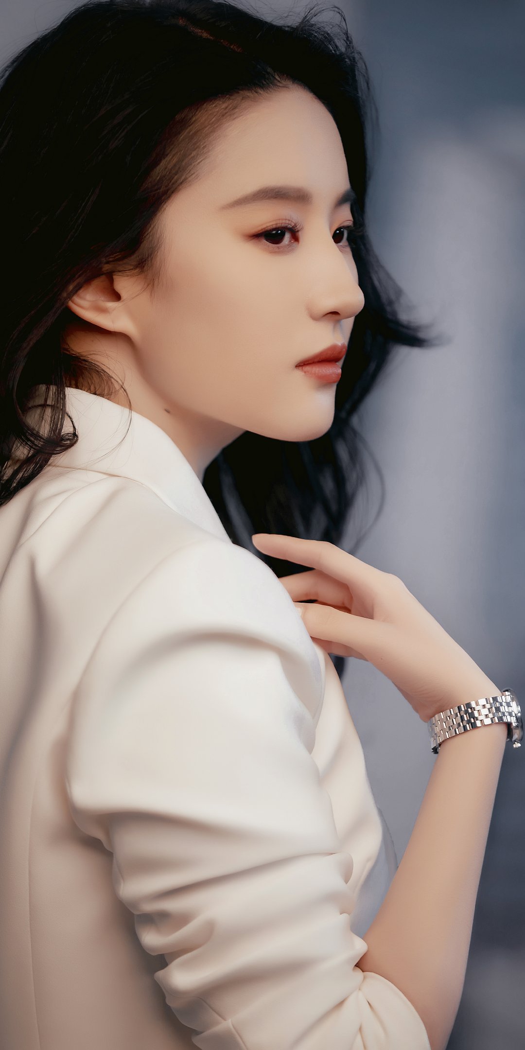 刘亦菲一袭白衣,更显女神本色