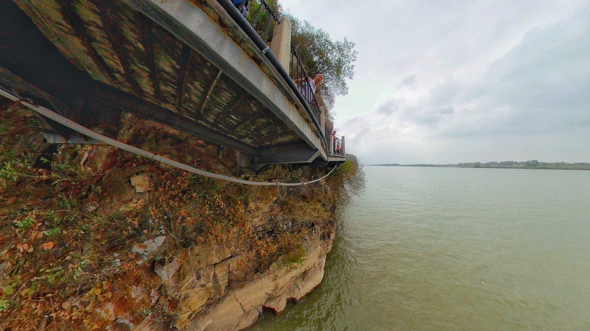 广角镜头下的马鞍山采石矶栈道,险峻雄伟,体验大江东去
