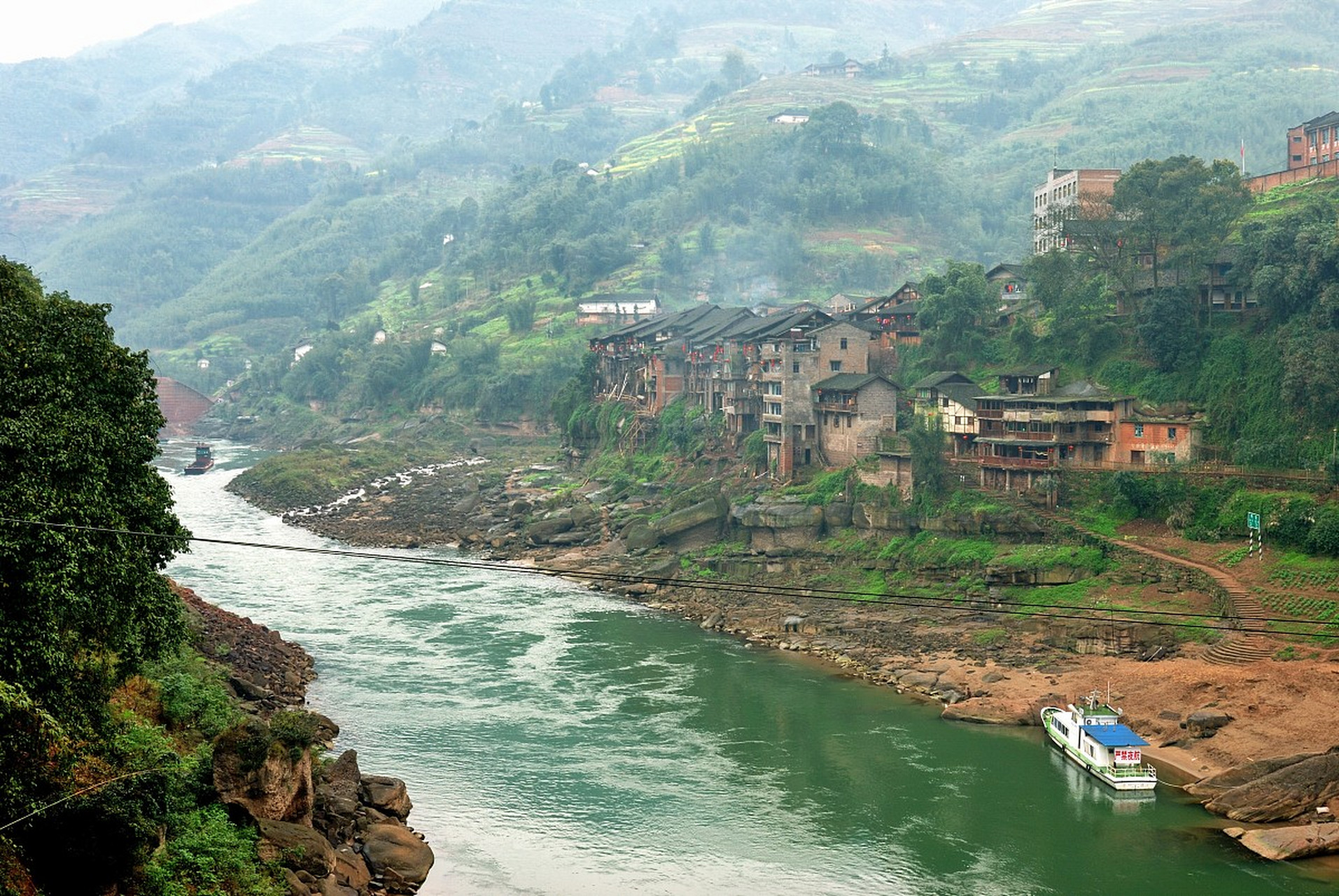 大乌江镇适合亲子游玩,有水上乐园,自然保护区,古镇和手工艺品制作等