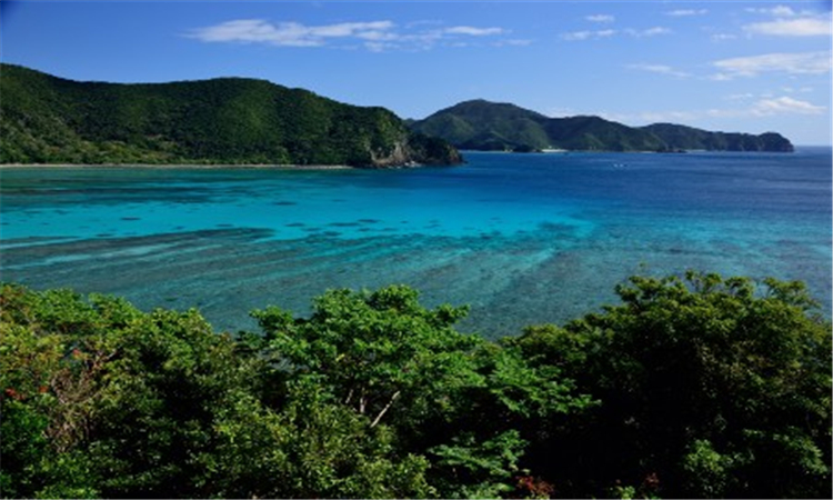 夏天去日本避暑,除冲绳之外,日本最美的5大海滩景点!