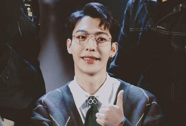 卜凡主持叫错鞠婧祎名字,发文向鞠婧祎道歉,鞠婧祎回应暴露情商