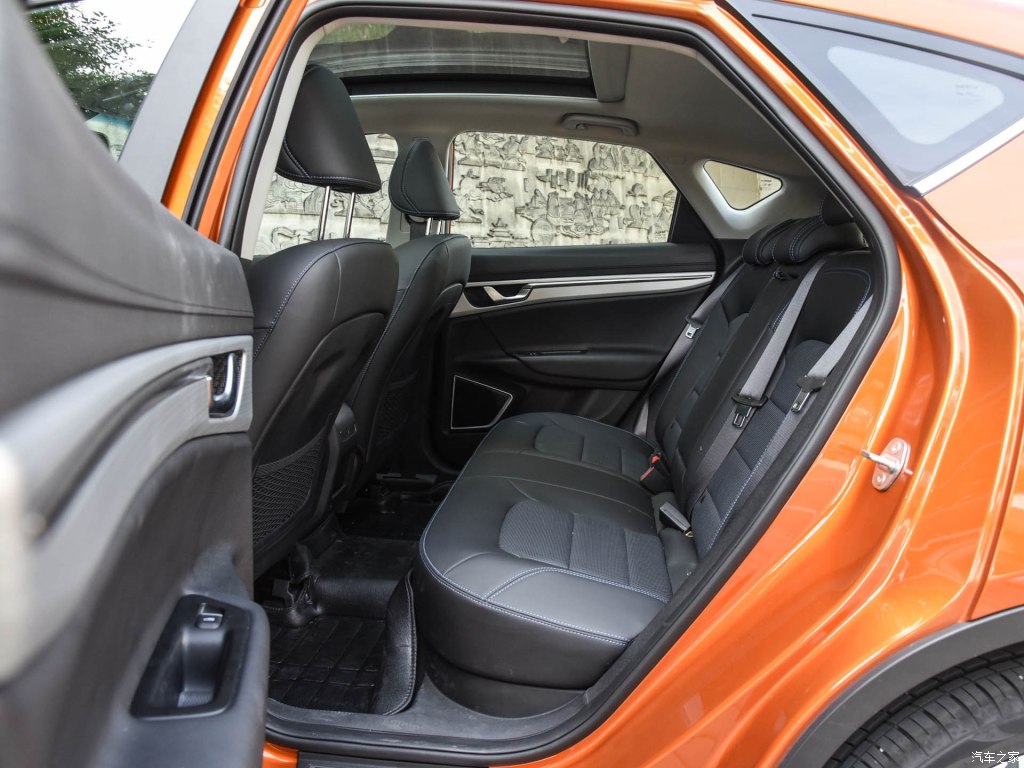 尺寸小空间大 吉利帝豪gse介绍