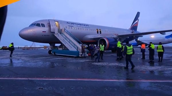 俄航遭遇乘客手机充电宝起火事故 幸无人员受伤