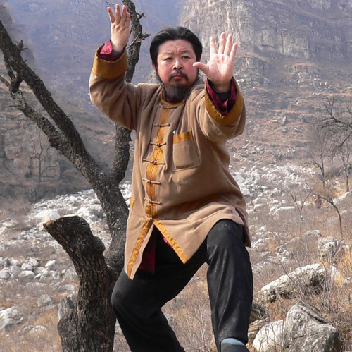 格斗狂人称南武当游玄德功夫是假的,这与少林武僧释延觉不谋而合 格斗狂人称南武当游玄德功夫是假的,这与少林武僧释延觉不谋而合