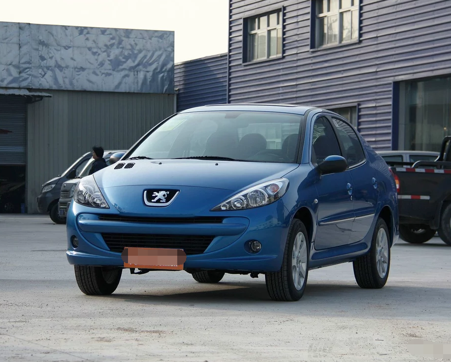 开起来动力十足的标致207三厢 1.4l 手动 品乐版