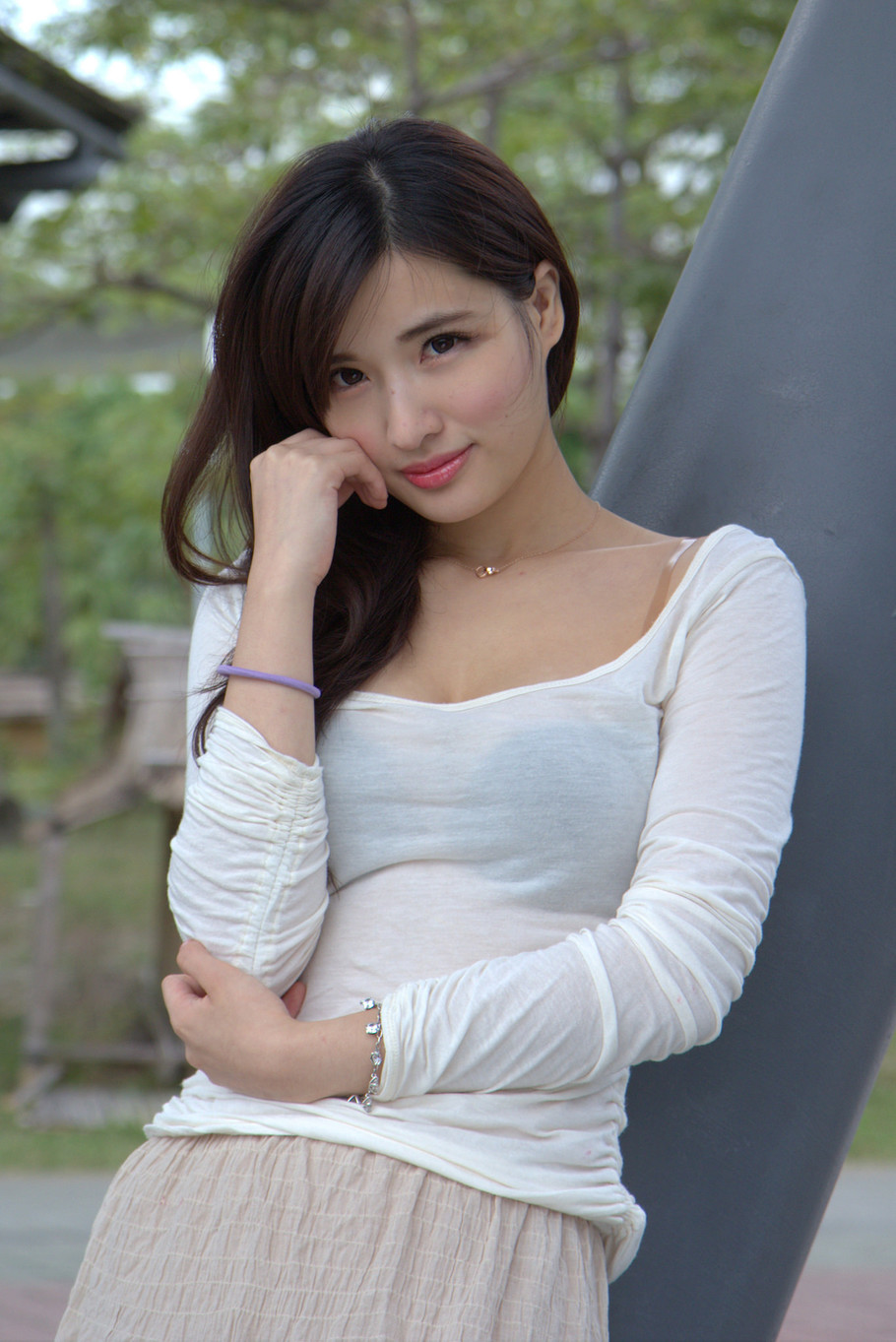 野外摄影:时尚美女,身材匀称有型成熟端庄,女人味十足!