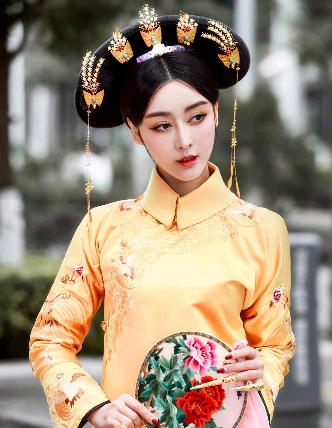 何承熹作为延禧迷粉cosplay秦岚小姐姐 ,网友说看起来还是更像范冰冰!