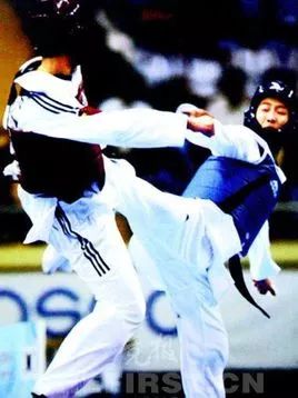 跆拳道攻击武器:教你踢出利落的"旋风腿"!