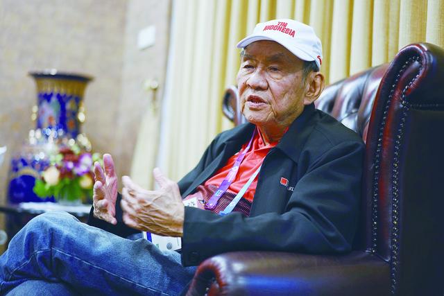 印尼首富黄惠祥:身家167亿美元的亚运季军 "商业就像桥牌,是一个决策