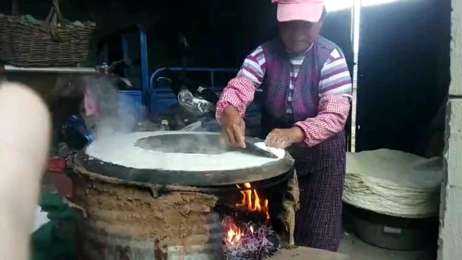 小崔家今天烙煎饼,给大家看看山东农村的大煎饼