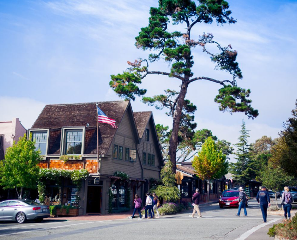 卡梅尔小镇,是一个位于蒙特利半岛的海滨文艺小镇,人文荟萃