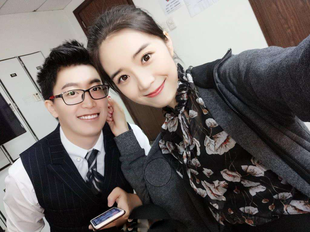 管泽元:余霜睡了20个小时!joker抖机灵让余霜尴尬不已