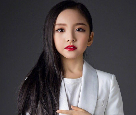 范朵朵美照曝光,颜值气质不输姐姐范冰冰,网友:下一位范冰冰?