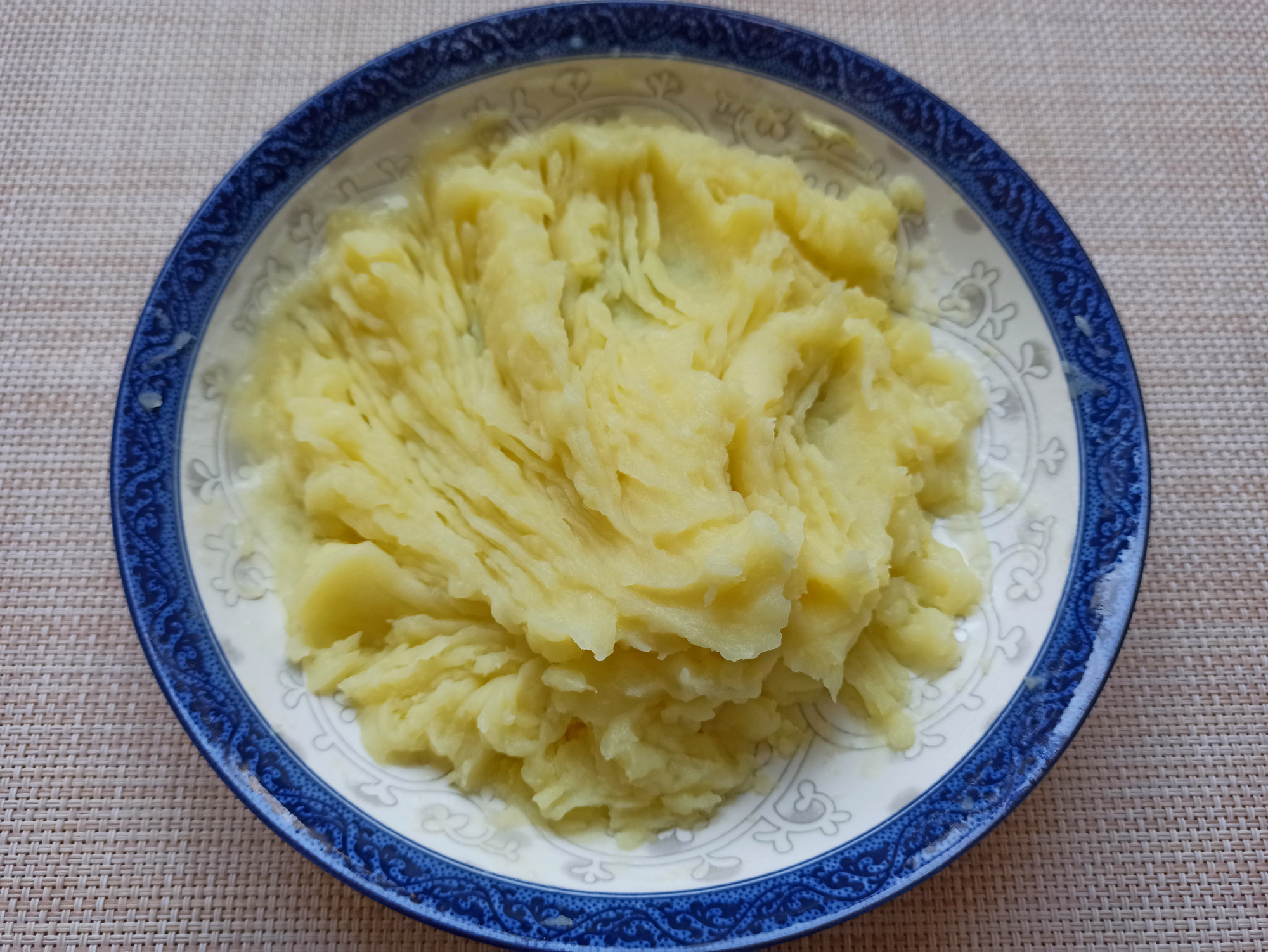 如何做出"肯德基"的土豆泥?教你在家做,软绵顺滑,好看又好吃
