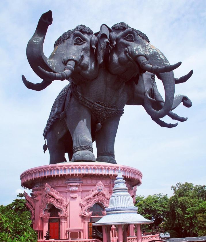 作为全亚洲最大的三面象神庙,三象神博物馆 (erawan museum),是由纯铜