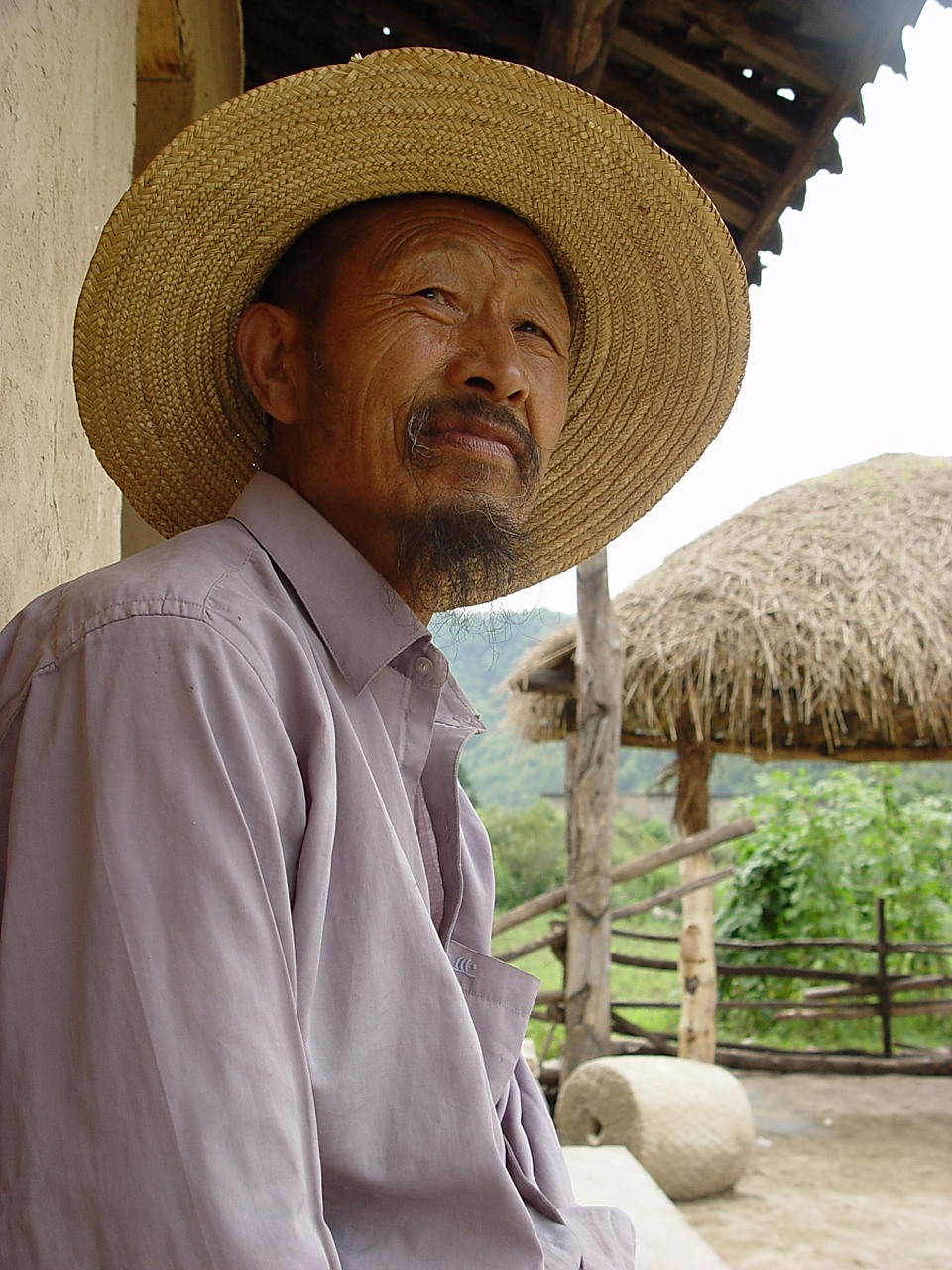 农民到老一身病,农民不容易,上个世纪60年代左右出生的农村人基本上靠