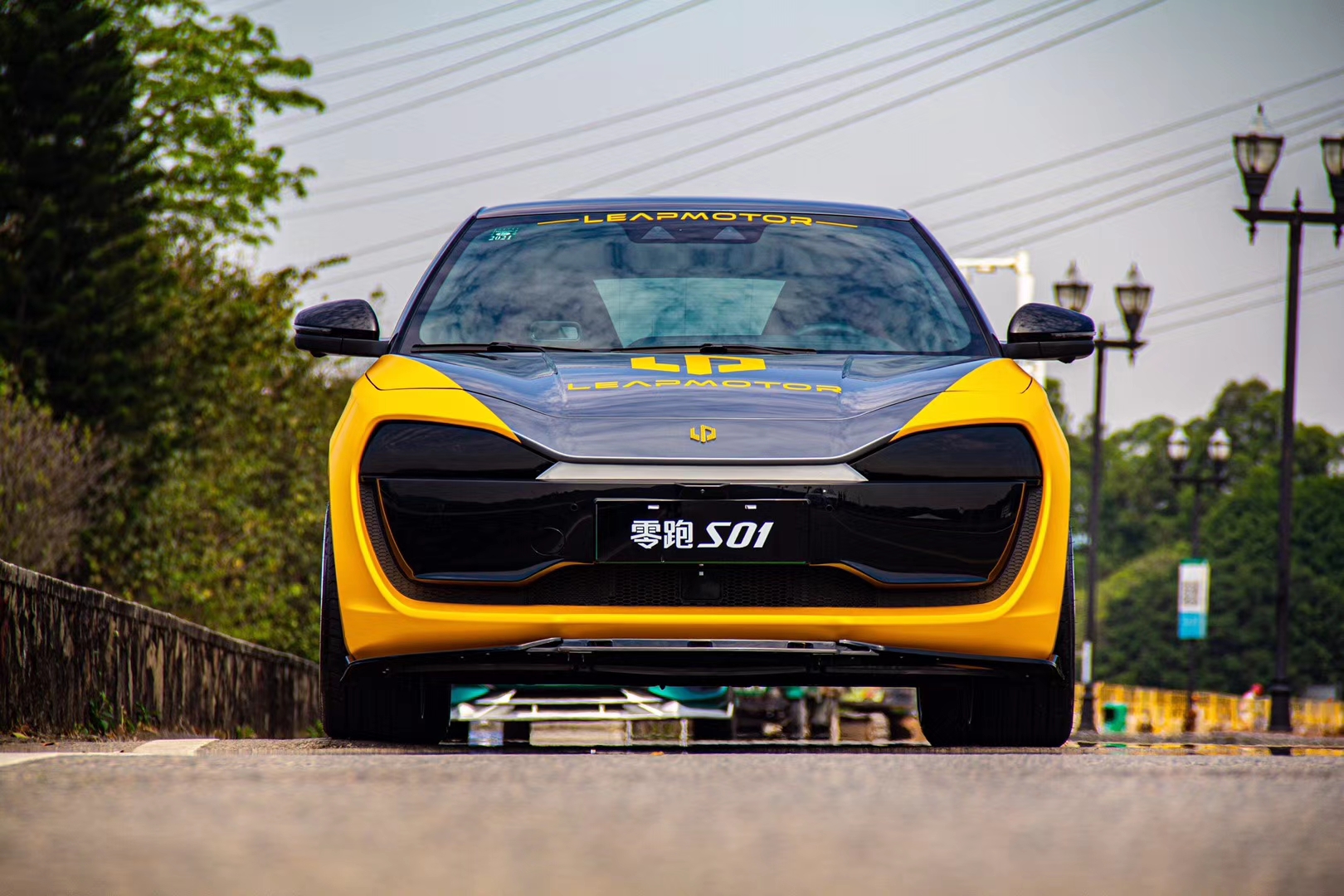 零跑s01东莞改装实拍,还是蛮好看的