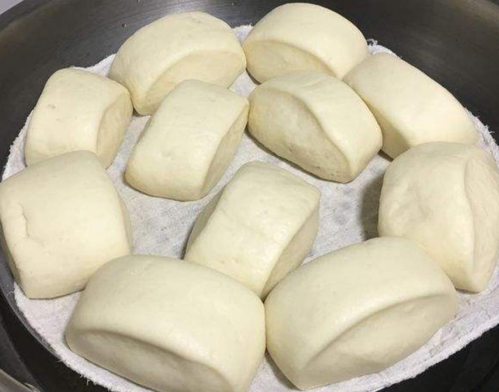 无论是蒸馒头还是包子,掌握这几个小技巧,香甜松软有嚼劲还好吃