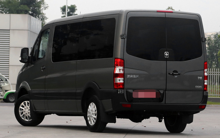 这款欧睿商务车整体搭配十分出色,是年轻人的首选车型!