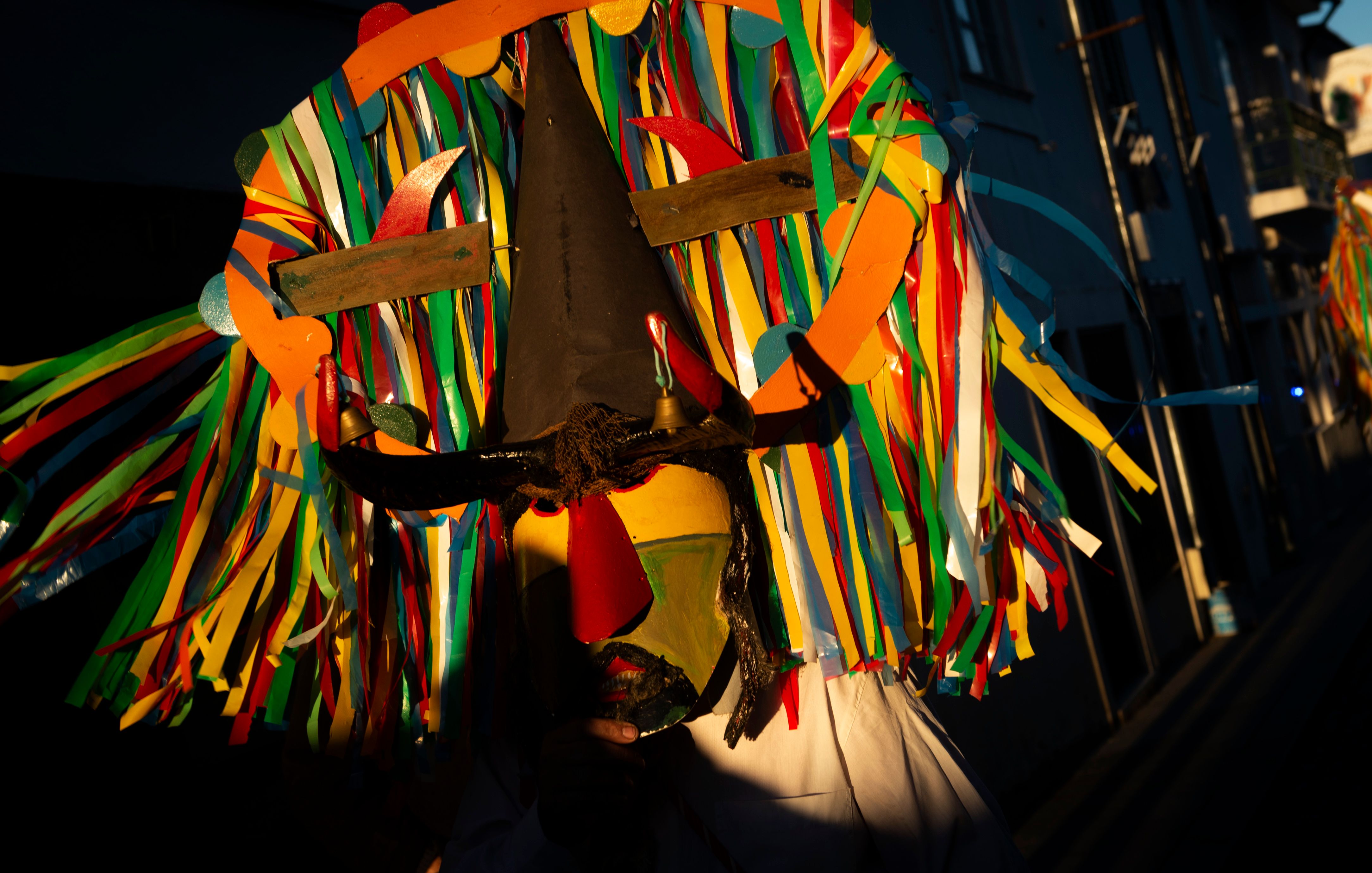 莫加多鲁举行第六届伊比利亚面具节