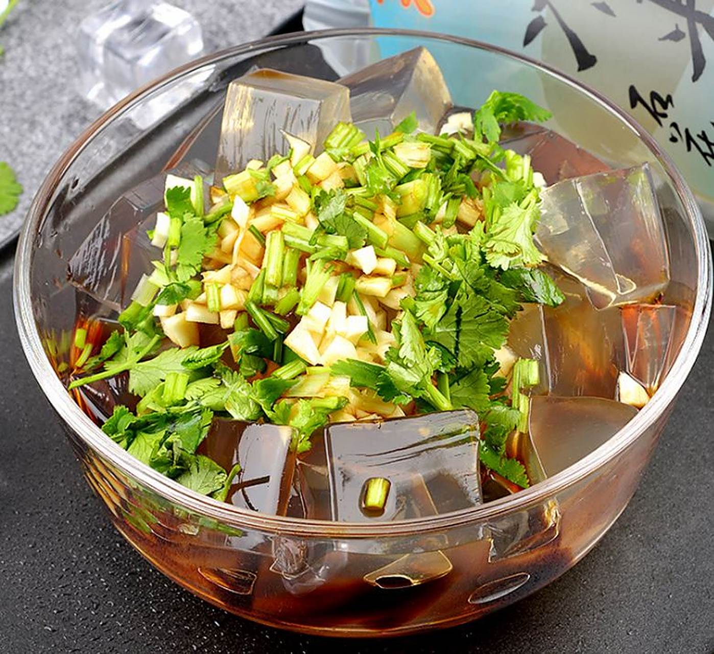 打卡济南夜市#济南夜市美食——海菜凉粉,以海菜,石花菜,鹿角菜所制