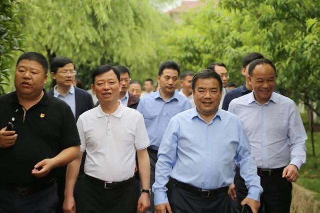 中央党校秘书长欧亚平带队来苍南开展课题调研