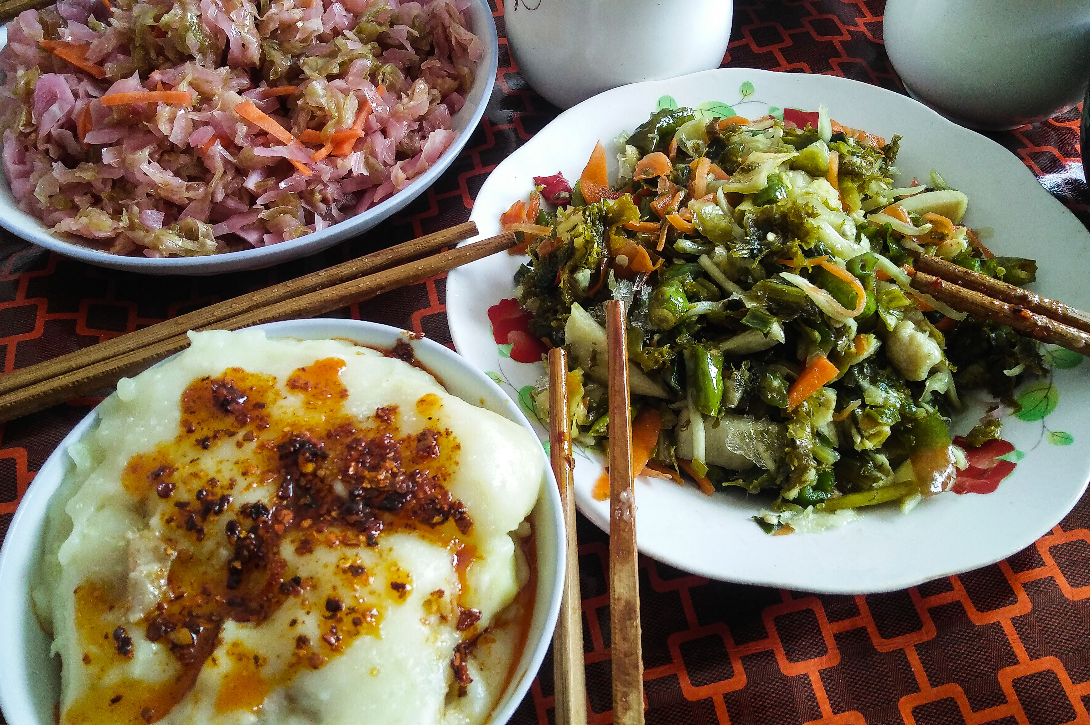 回家的甘肃娃,早上晒着太阳吃馓饭,晚上围着火盆烤烧烤