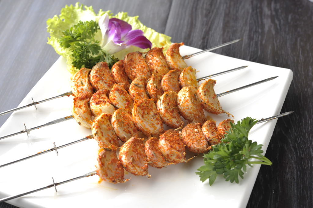 常吃大蒜好处多,大蒜还可以帮助我们解决这个"难言之隐"