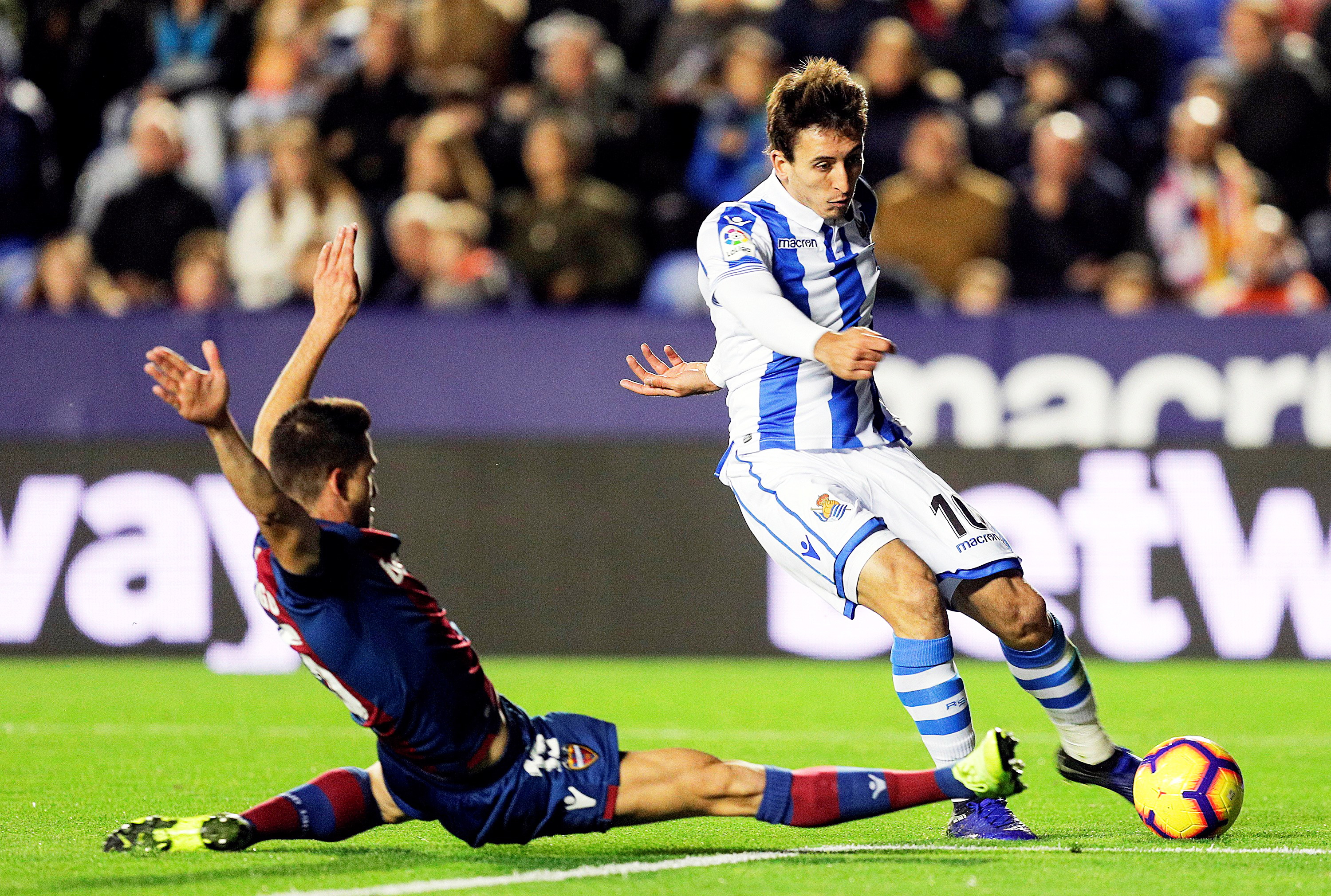 足球——西甲联赛:皇家社会胜莱万特