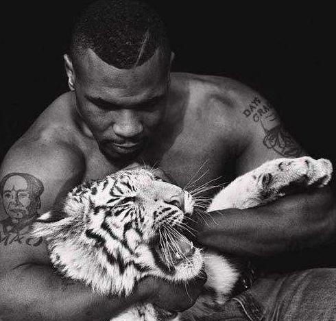 每日泰森资讯精选|拳击往事:泰森入狱被"照顾",若不是狱警,被黑市拳王