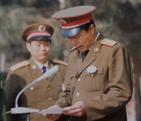 副连长直接晋升正营!1988年授衔他是我军最年轻的少校